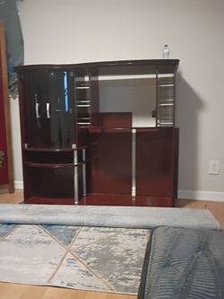 Entertainment center