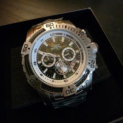 Invicta Pro Diver Scuba Watch w/abalone dial 51mm