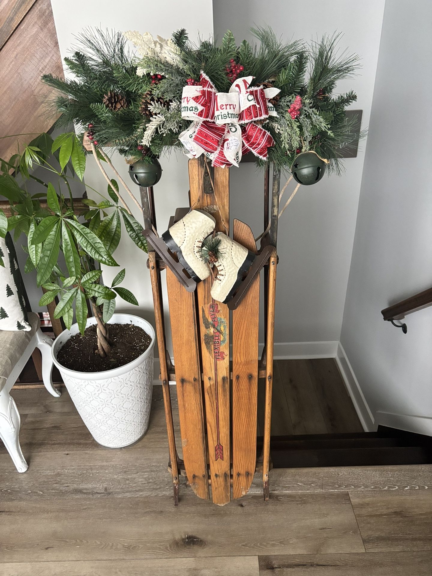 Sleigh! Great Christmas decorative Piece.