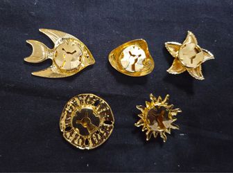 5 Vtg Goldtone Metal Button Covers- Fish Sand Dollar Starfish Sun Shell