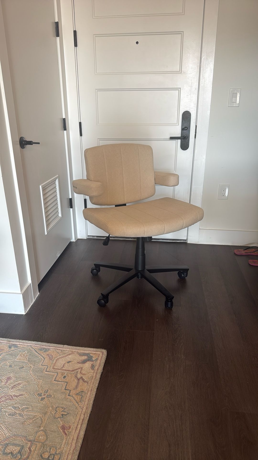 Brand New Criss Cross Desk Chair