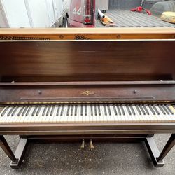 Cable-Nelson VP Mahogany Piano & Bench 