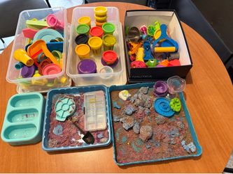 Play-Doh/ Slimy Sand with accessories