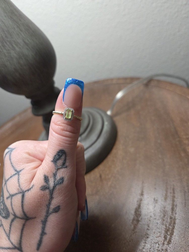 Green Tourmaline & Diamond Ring 