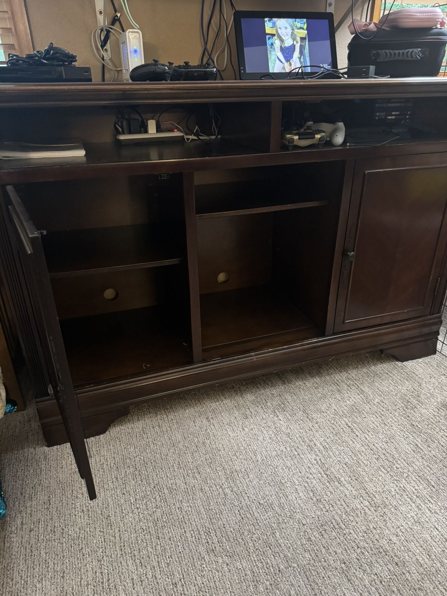 Solid Wood TV Stand 