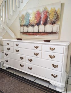 ETHAN ALLEN SOLID WOOD DRESSER EXCELLENT CONDITION DELIVERY AVAILABLE