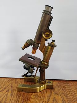 Antique 1902 microscope
