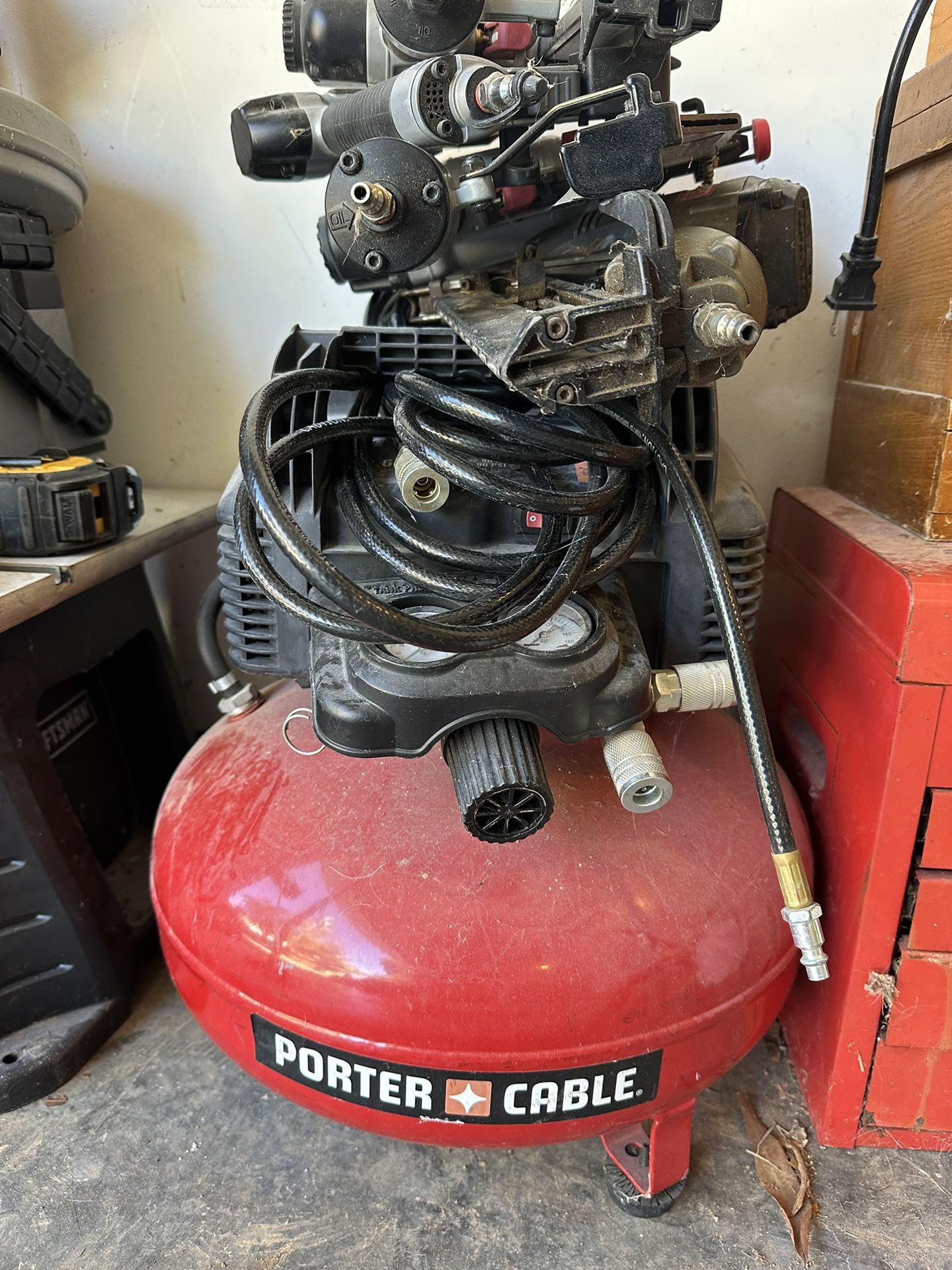 Porter Cable Pancake Compressor/4 Nail guns
