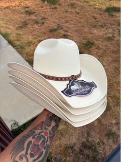 COWBOY HAT