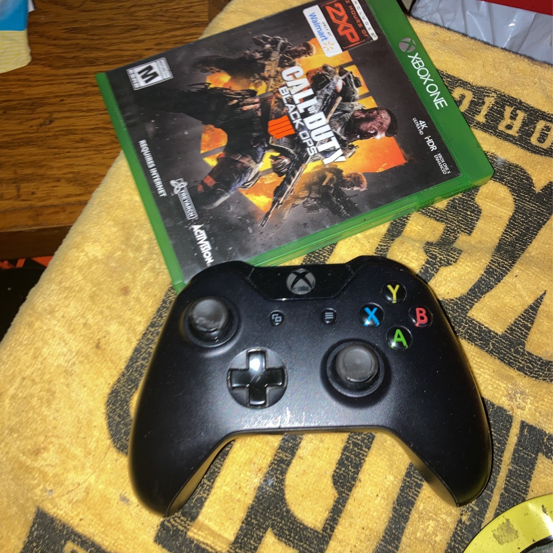 Black Ops 3 And Xbox One Controller 30$ If Pick Up Today 