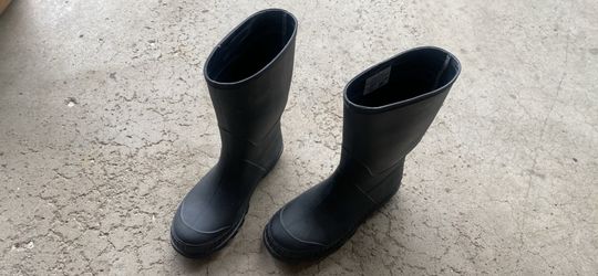 Rain boots