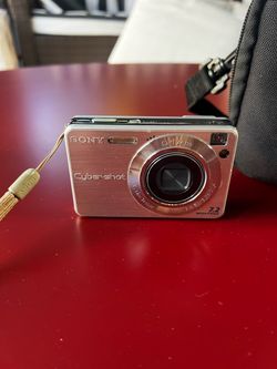 Sony Cyber-shot 7.2MP Digital Camera