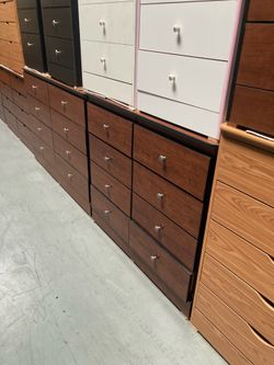 Cherry wood dresser w/ rails 8 drawers