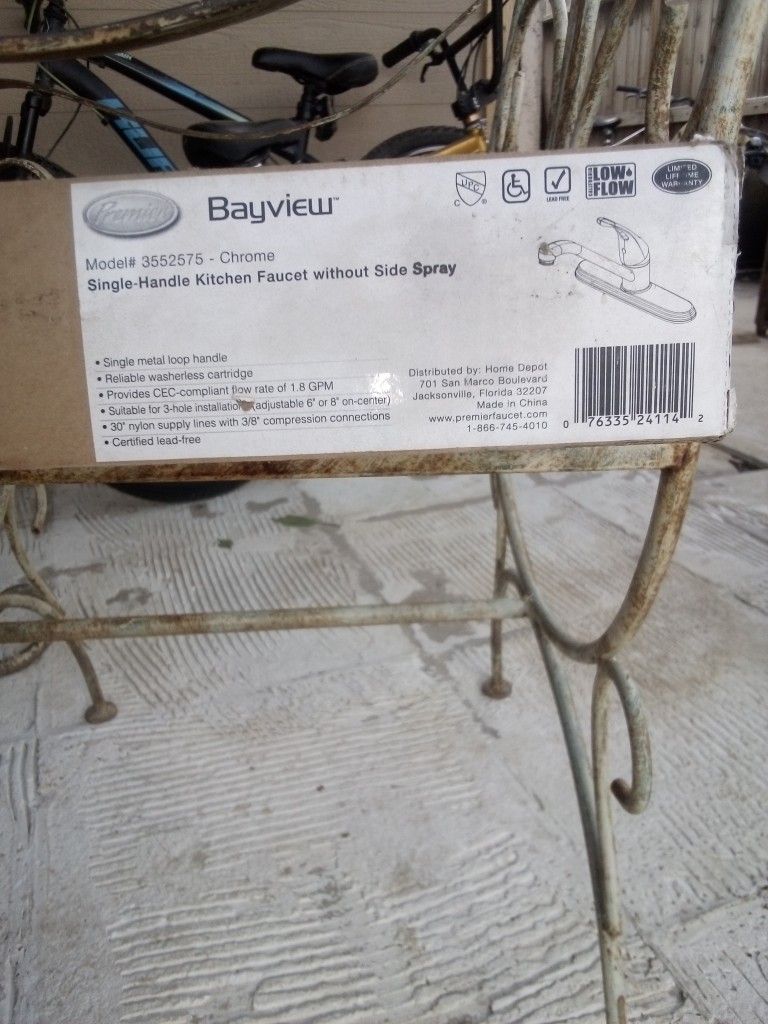 Single Handle Kitchen Faucet