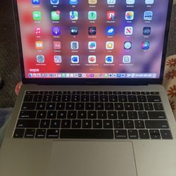 MacBook Pro macOS Ventura 2017 