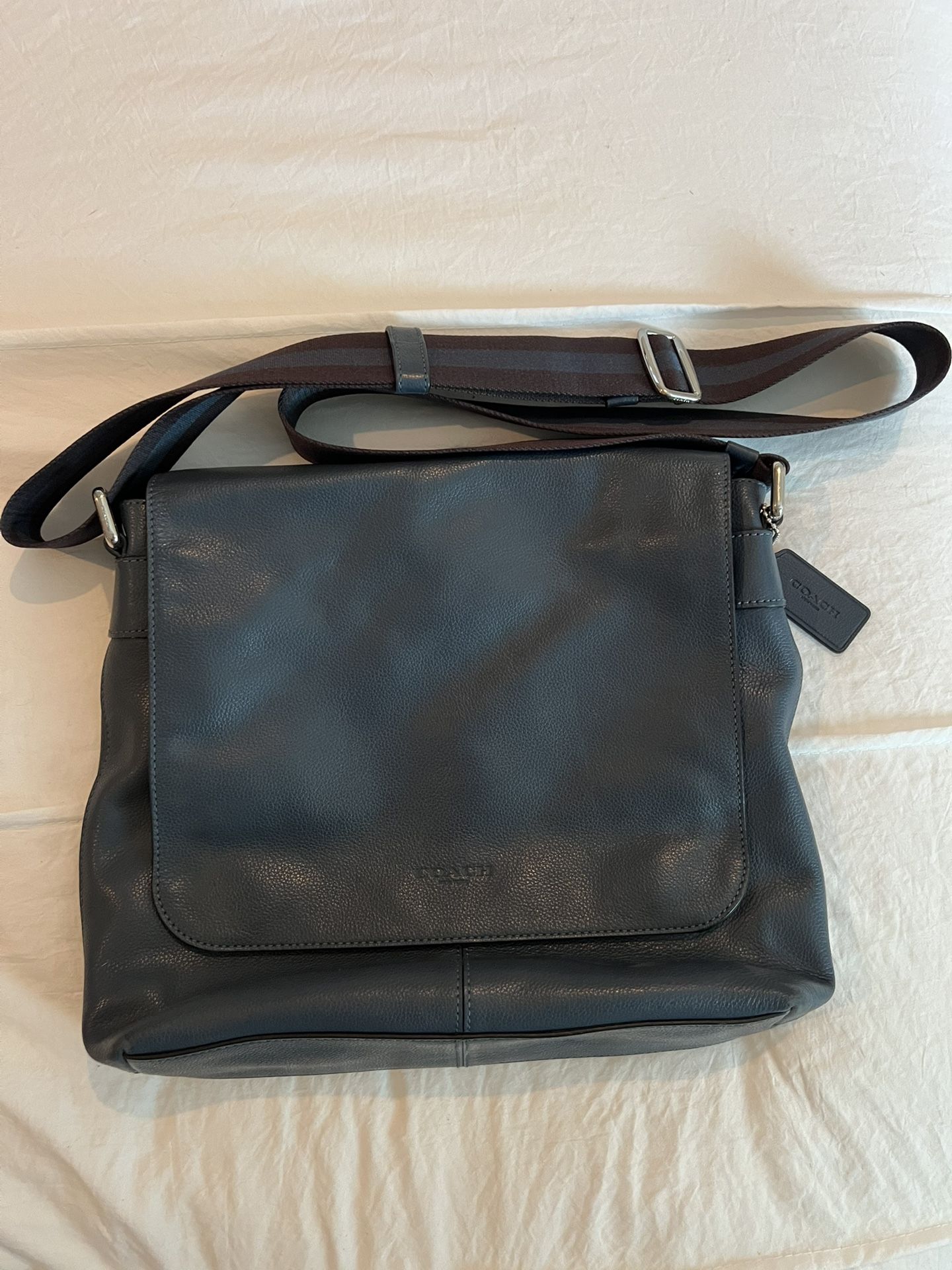 Authentic COACH messenger Crossbody