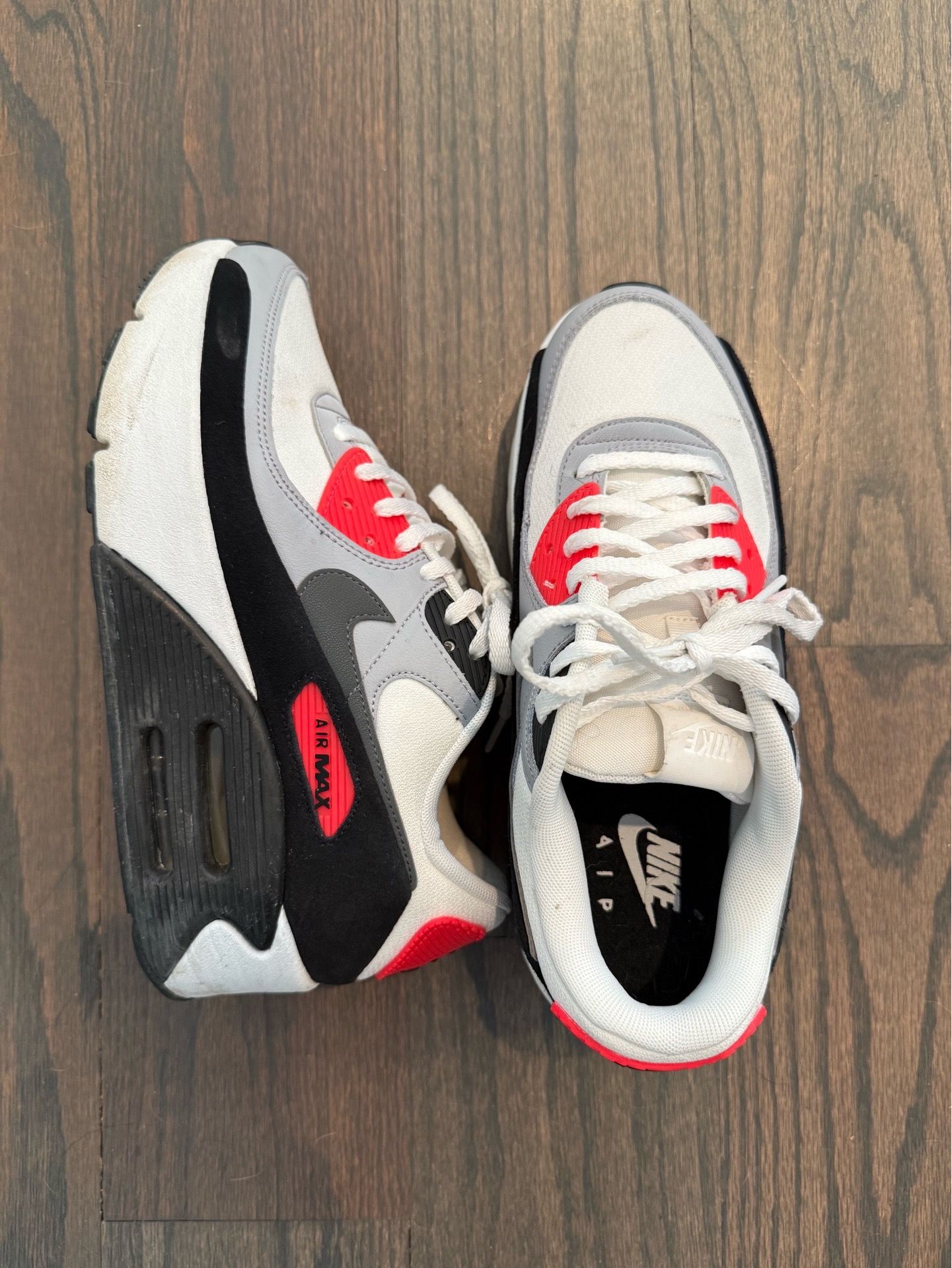 Nike Air Max 90 (W 8.5)