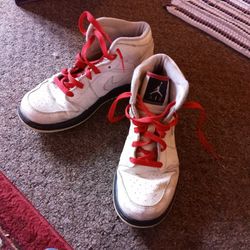 Boys Air Nike Shoes Size 6 1/2 $8.00