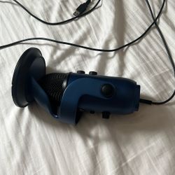 Yeti Desktop Microphone (READ DESCRIPTION)