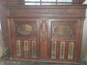 Antique side board hutch