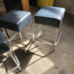 3 Bar Stools