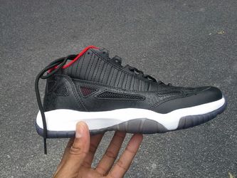 Sizes 9 men retro 11 air jordans