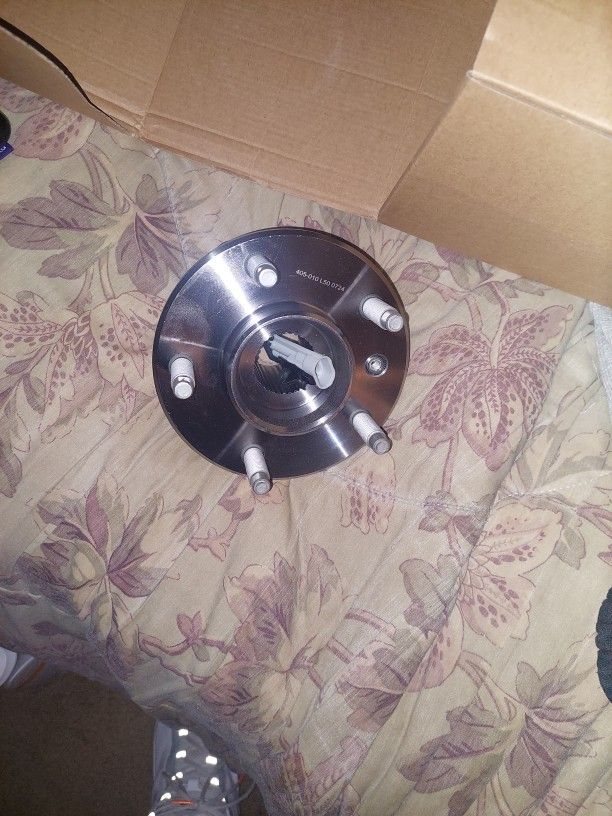 Buick Park Avenue Brand New Front Wheel Hubs