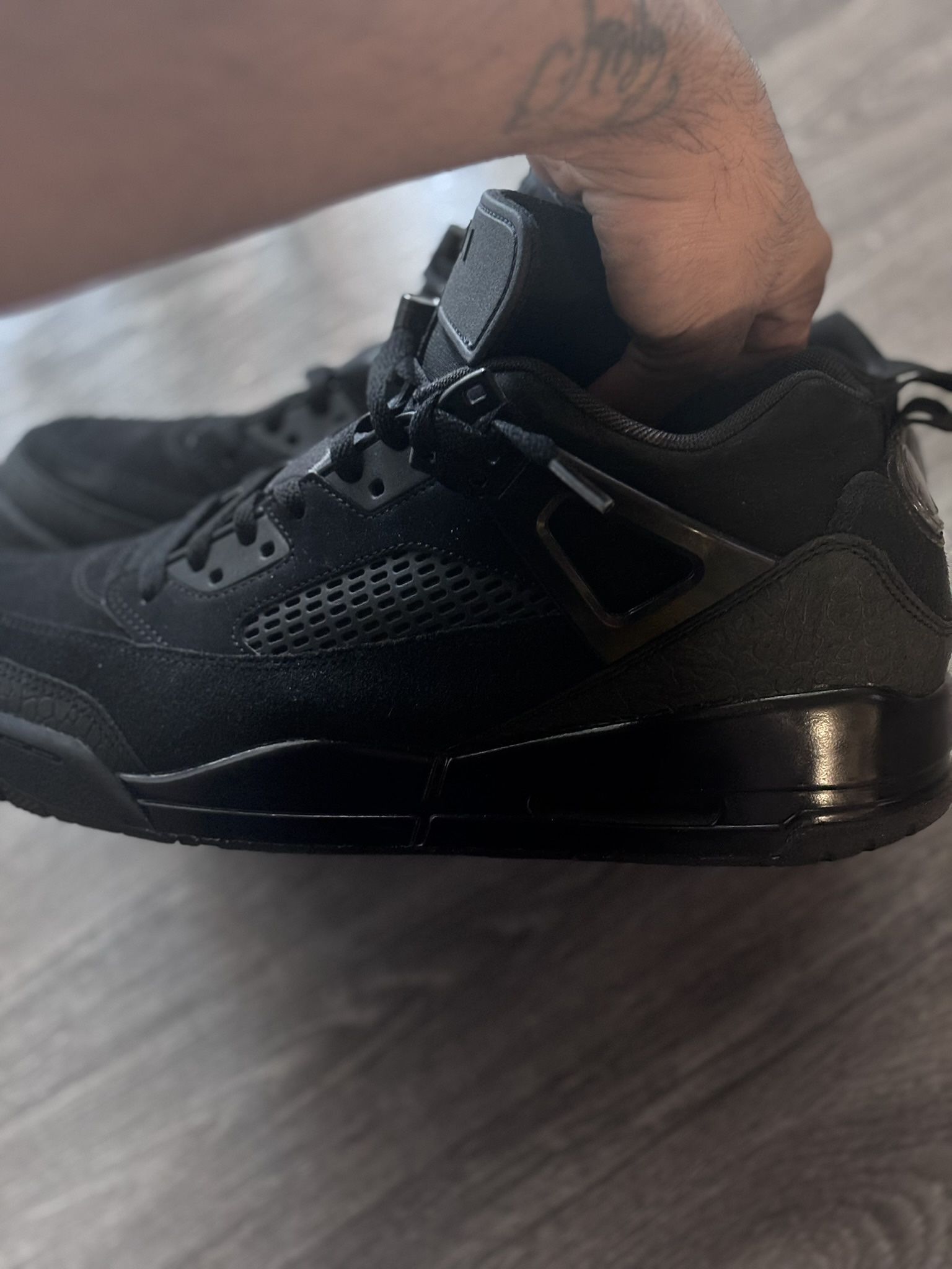 Black Cat Jordan 4’s