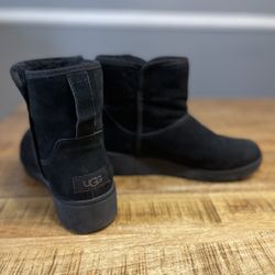 Ugg Platform Boots Size 7.5