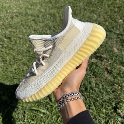 Yeezy 350 V2 “Natural” Size 8 Men