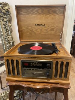 Phonograph, Radio, CD and Cassette Player