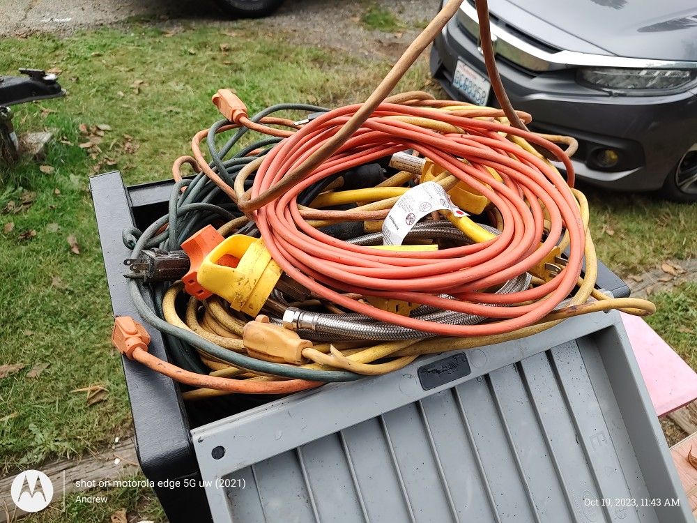 The Whole Ton Of Extension Cords Have A Few Bigger Ones 10 Gauge 12 Mostly 14 Couple Hundred Voters And The Sub Good Bunch Of Them For A Hundred Bucks