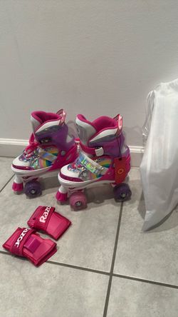 Roller Skates with Razor Knee Pads
