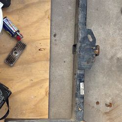 TOW HITCH FOR 89 CHEVY GMC