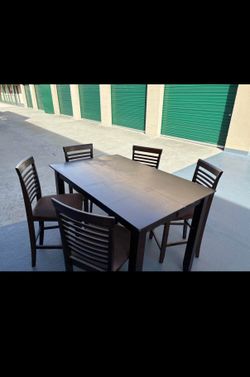 Dining Table & 6 Chair Set