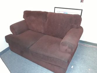 Nice love seat sofa