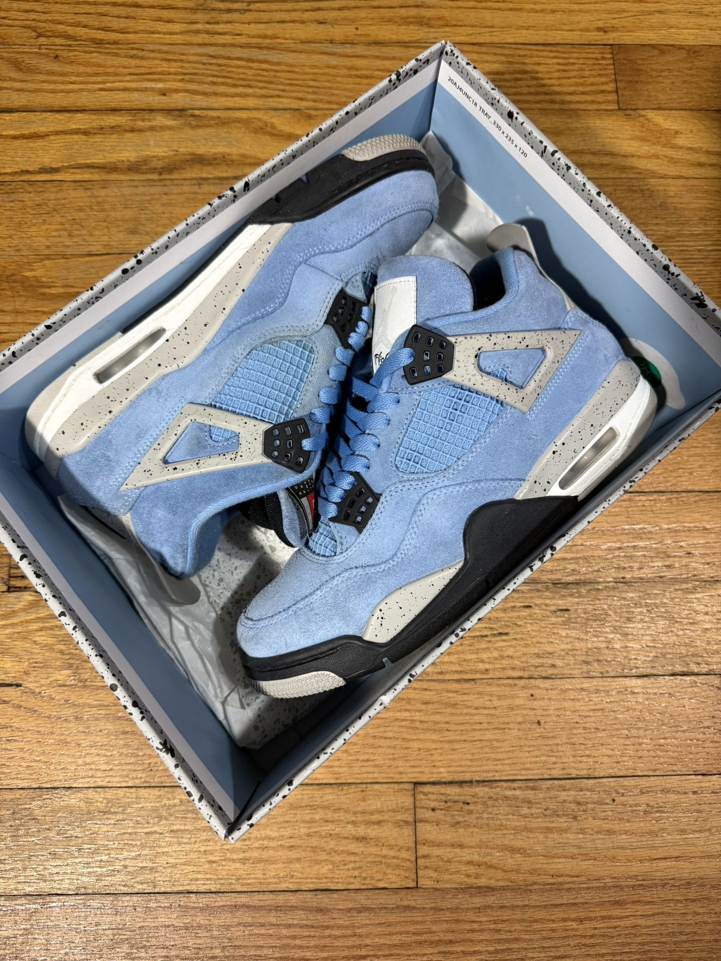 Air Jordan Retro 4 University Blue Size 8