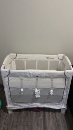 Arm's Reach Co-Sleeper Baby Bassinet