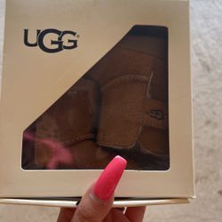 UGG BOOTS