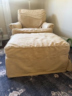 Chair With Ottoman