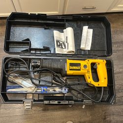Dewalt reciprocating saw DW304 With Case And Blades