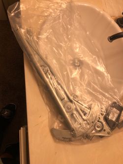 Chevy Colorado. Window regulator