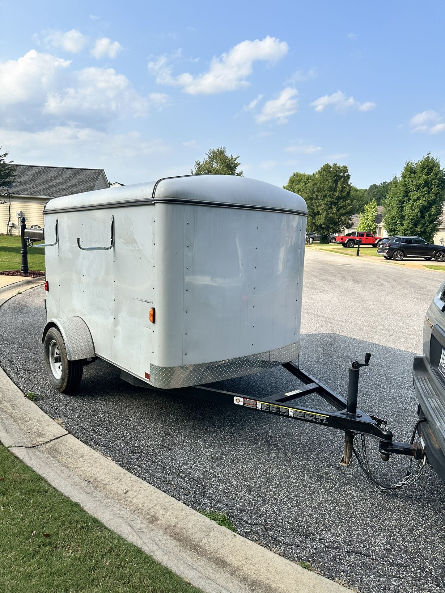 4X6 ENCLOSED TRAILER.
