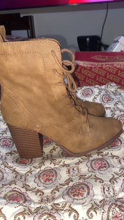 Woman’s boots Size 5 $15