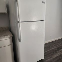 Frigidaire Refrigerator 18cu.