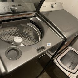 Maytag Washer & Dryer Electric 