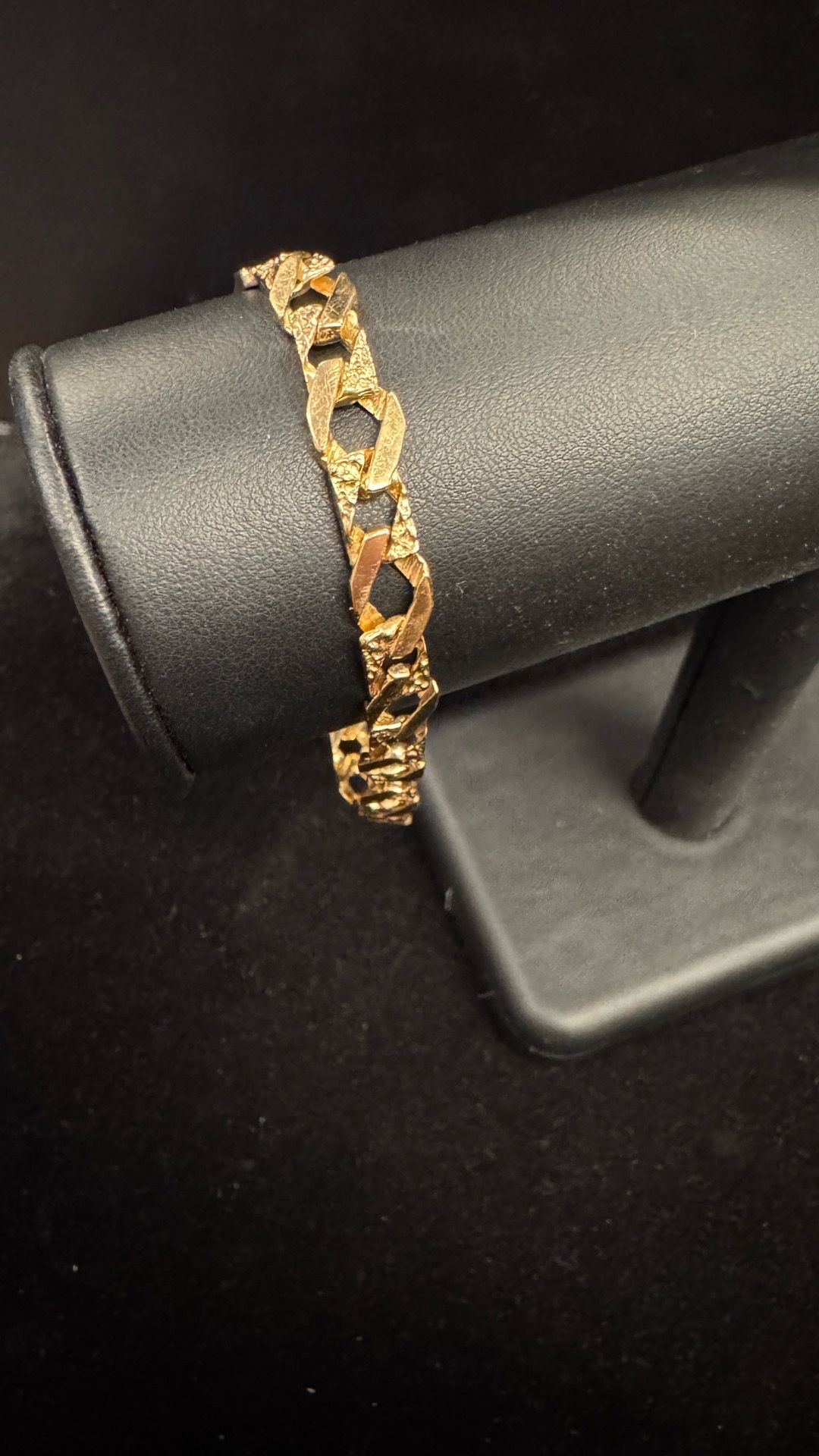 14K Gold bracelet 6.1mm 15.05grms 8-1/2” long no trades pick up in Tacoma FIRM PRICE