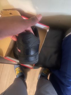 Nike Air Force 1 x Supreme Black Sneaker