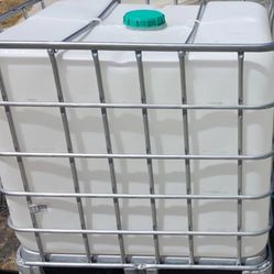 275 Gallon Tote Plastic Water Tank $85 Each