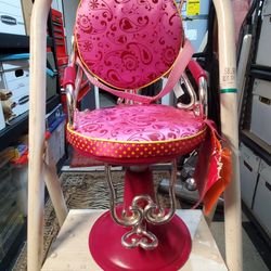 Our Generation Sitting Pretty Salon Chair and Picnic Table 